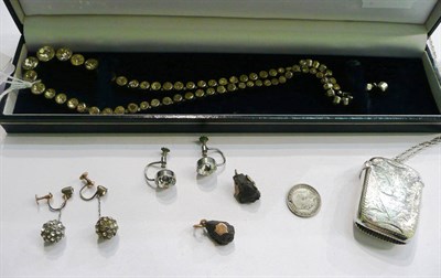 Lot 221 - A vinaigrette, a paste riviere, paste earrings etc