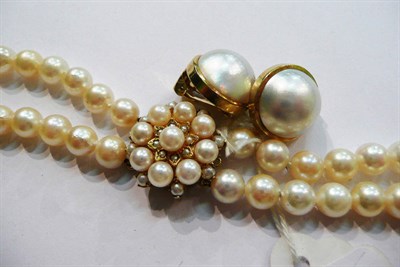 Lot 223 - Two row pearl necklace and a pair of Mabe earclips