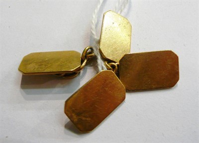 Lot 252 - A pair of 18ct gold cufflinks