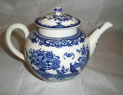 Lot 281 - A late 18th century Worcester teapot and cover *