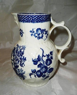 Lot 282 - An 18th century Worcester blue and white parrot pattern jug, pseudo Chinese mark *