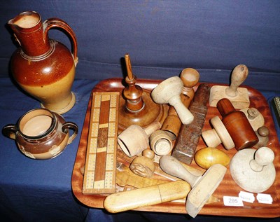 Lot 295 - A tray of treen kitchenalia, Doulton stoneware jug and a Doulton twin handled vase *