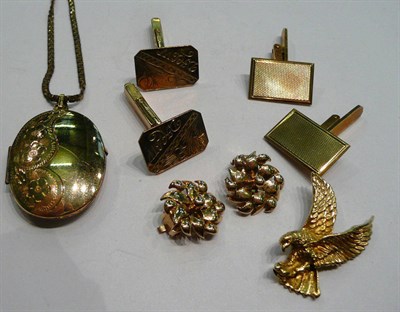 Lot 393 - A 9ct gold locket, 9ct gold cufflinks and unmarked earrings, chain pendant etc