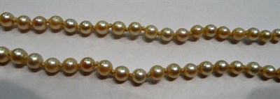 Lot 417 - A cultured pearl necklace