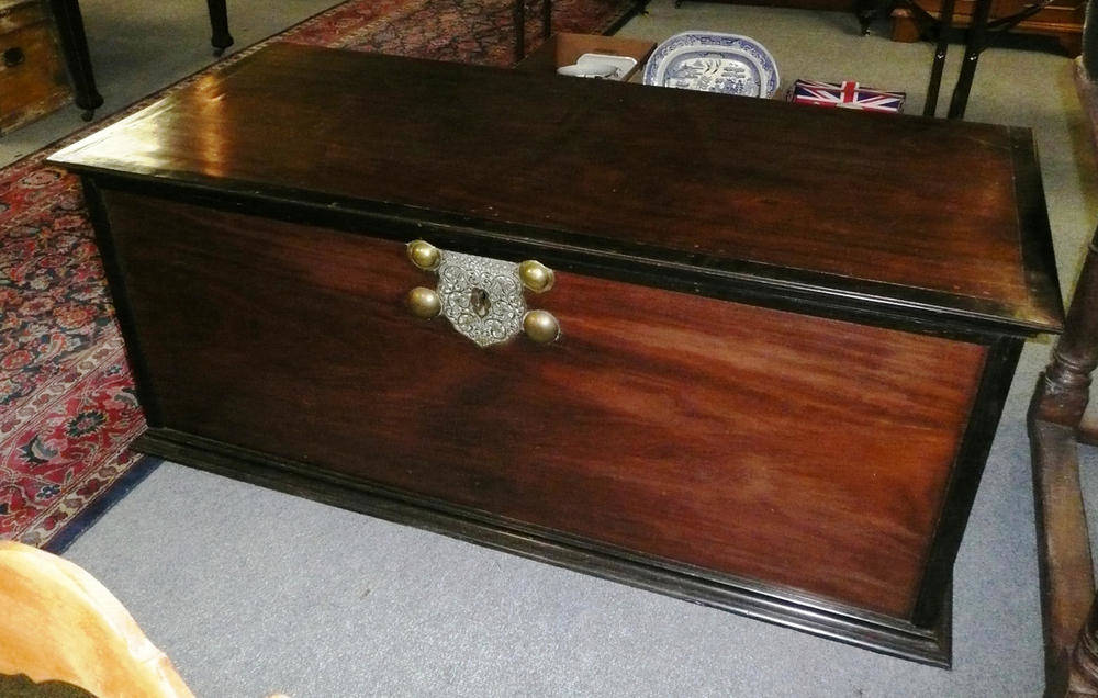 Lot 926 - Massive antique Eastern Colonial purple heart coffer with brass mounts