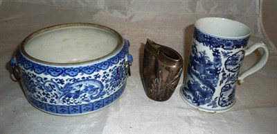 Lot 200 - A Chinese export blue and white mug, a Chinese blue and white twin handled bowl with dragons...