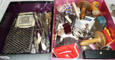 Lot 338 - Box of silver button hooks, silver purse and a box of miscellanea