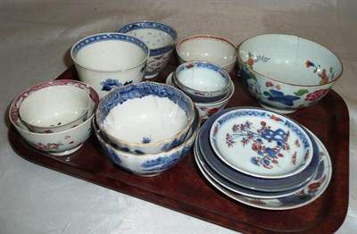 Lot 443 - Tray of 18th century and later tea bowls and saucers