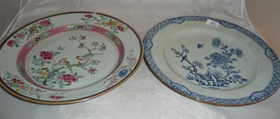 Lot 451 - A Chinese famille rose circular dish and a Chinese blue and white circular dish (cracked)