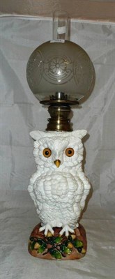 Lot 454 - A large novelty porcelain owl oil lamp