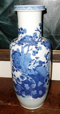 Lot 513 - 19th/20th century blue and white Rouleau vase