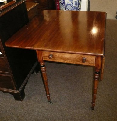 Lot 837 - Regency mahogany Pembroke table