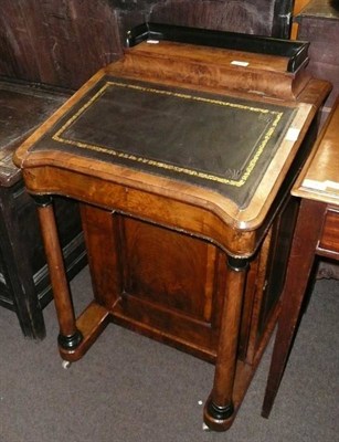 Lot 844 - Victorian figured walnut Davenport