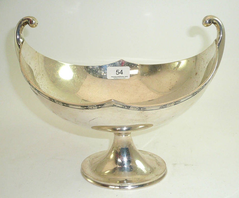Lot 54 - A silver oval floated dish/comport