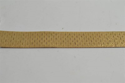 Lot 320 - A 9ct gold bracelet