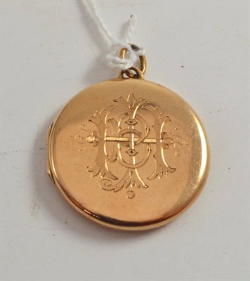 Lot 360 - A 9ct gold locket