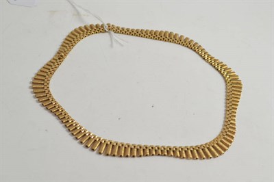 Lot 365 - A 9ct gold fringe necklace