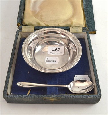 Lot 467 - A cased silver bowl and spoon