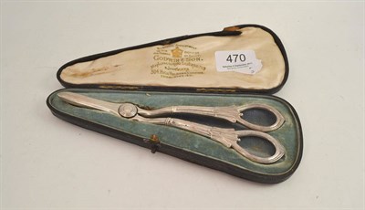 Lot 470 - Silver grape scissors, Sheffield 1888, cased