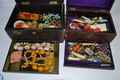 Lot 481 - Two jewellery caskets and costume jewellery including hardstone beads etc