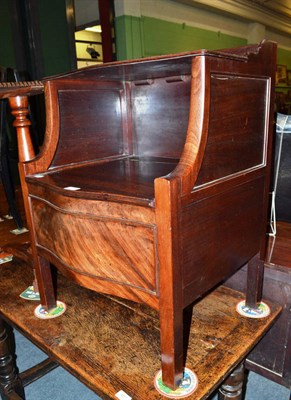 Lot 679 - A mahogany night commode