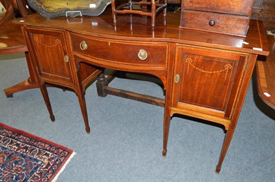 Lot 685 - An Edwardian mahogany and satinwood banded sideboard