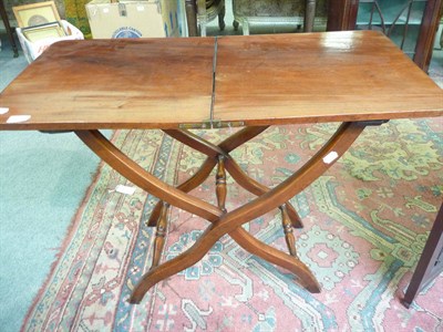 Lot 1101 - A 19th century mahogany coaching table