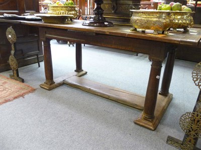 Lot 1125 - Oak extending dining table