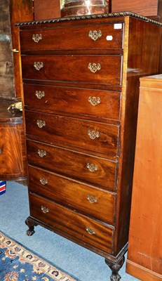 Lot 1157 - Mahogany straight fronted chest