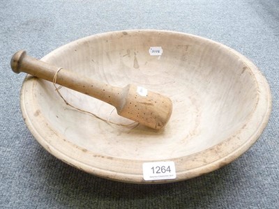 Lot 1264 - Treen bowl and pestle