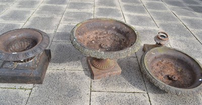 Lot 1276 - Three cast iron planters (a.f.)