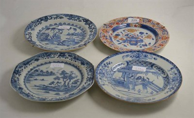 Lot 229 - Four 18th/19th century Chinese porcelain plates