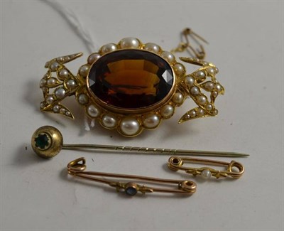 Lot 302 - A citrine and split pearl brooch, a bar brooch and a stick pin