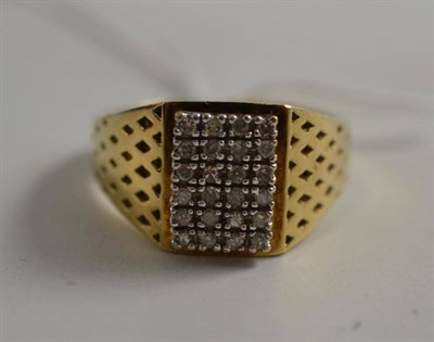 Lot 308 - A 9ct gold diamond set oblong cluster ring