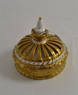 Lot 367 - A Worcester gilt pierced lid