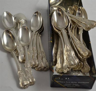 Lot 520 - A quantity of silver Kings pattern teaspoons