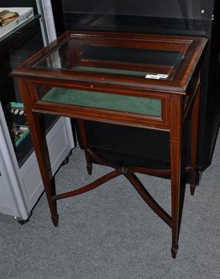 Lot 969 - Edwardian table display cabinet