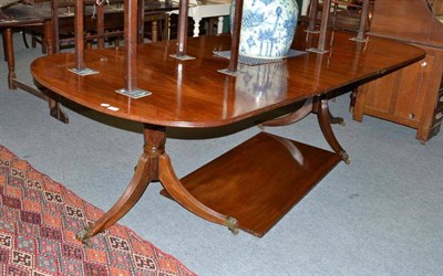 Lot 972 - Twin pedestal dining table