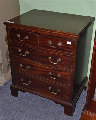 Lot 1010 - Georgian mahogany commode