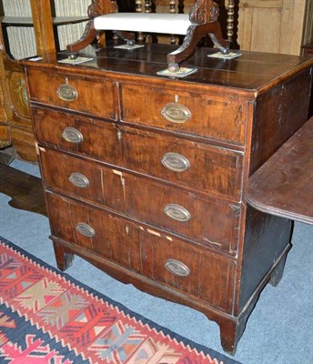 Lot 1031 - An early 18th century walnut and feather banded five drawer chest