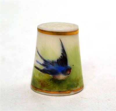 Lot 547 - A Royal Worcester Thimble, painted with a bird by Powell, 2.5cm