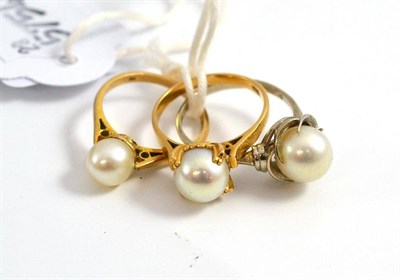 Lot 258 - Three cultured pearl rings