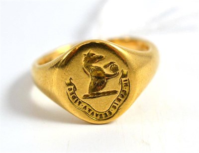 Lot 307 - An 18ct gold signet ring