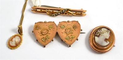 Lot 313 - A seed pearl bar brooch, a twin heart brooch and cameo jewellery (small quantity)