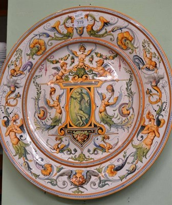 Lot 319 - 15th century Majolica style Italian charger