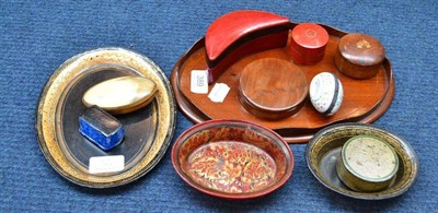 Lot 389 - An oval mahogany tray, with three small round boxes, one lacquer round box, a half moon red leather