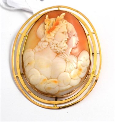 Lot 404 - A cameo brooch depicting Zeus and a maiden