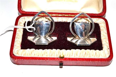 Lot 406 - Silver menu holders - cased