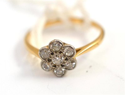 Lot 449 - A diamond cluster ring