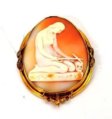 Lot 456 - A cameo brooch (a.f.) (scroll upper section missing from frame) with a memento mon motif